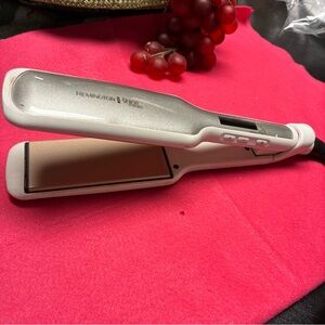 Remington Silver and White Hair Straightener